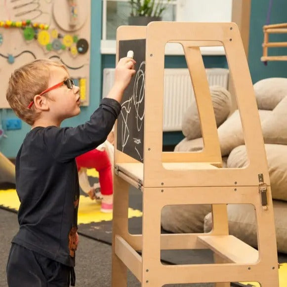 Tour d'aide transformable avec tableau noir Les tout petits d'ici